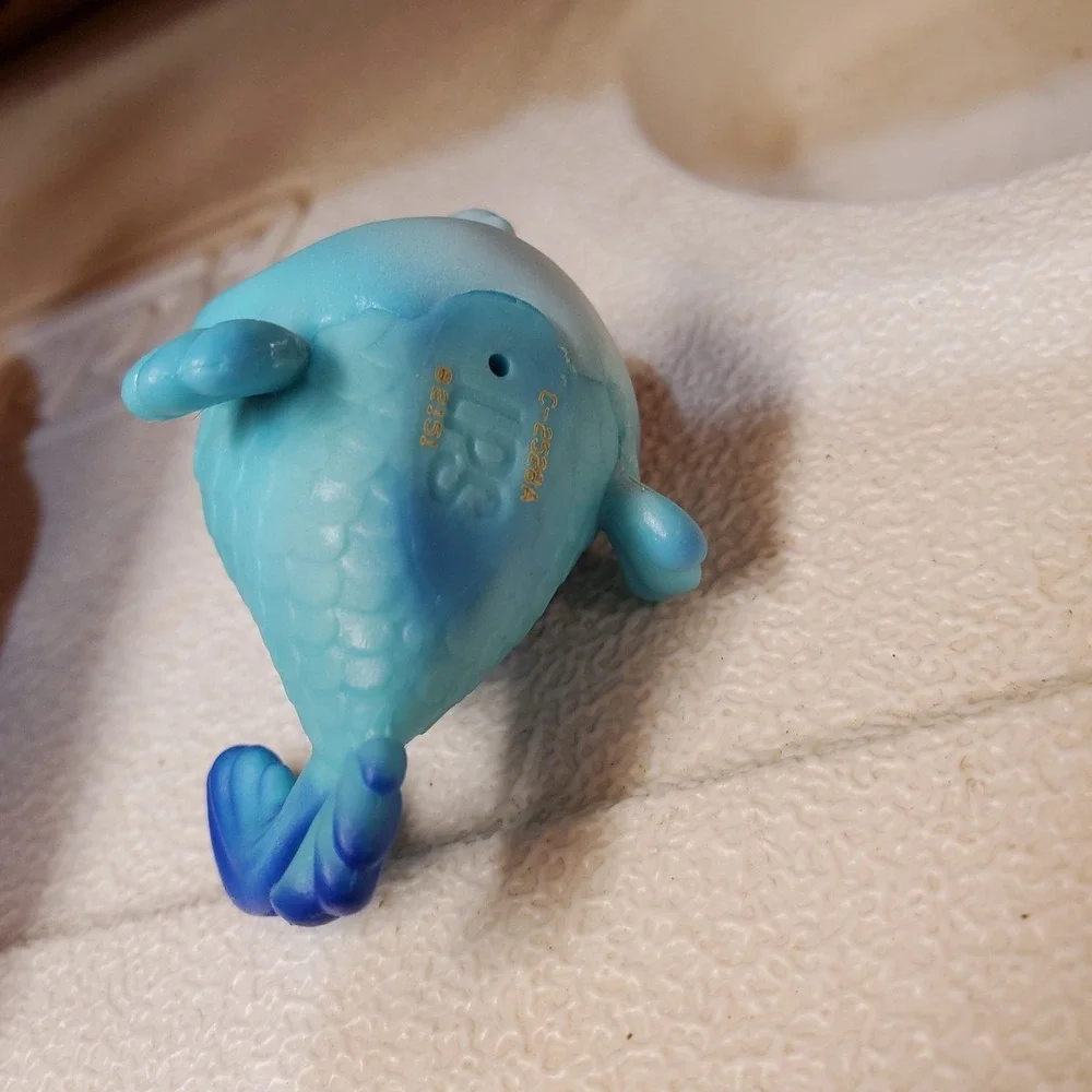 Littlest Pet Shop #3-50 FISH Frye Fishley Blue Angelfish